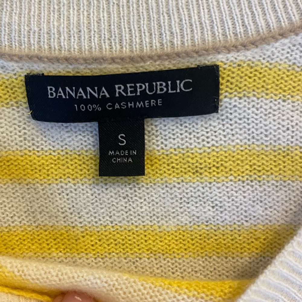 100% Cashmere Banana Republic Women's Striped Yellow and White Sweater